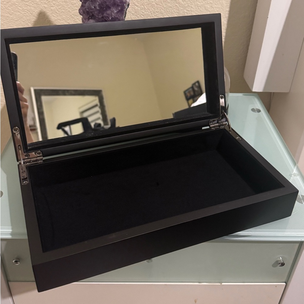 GUERLAIN Black Jewelry Box with Mirror